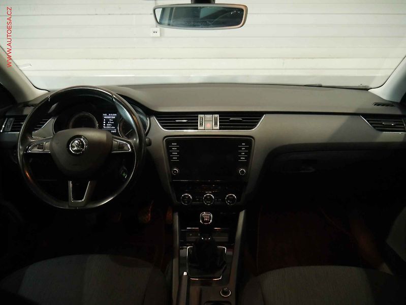 Škoda Octavia (2017) 2.0 TDi, ČR, Navi, LED, AC - fotka 8 z 21