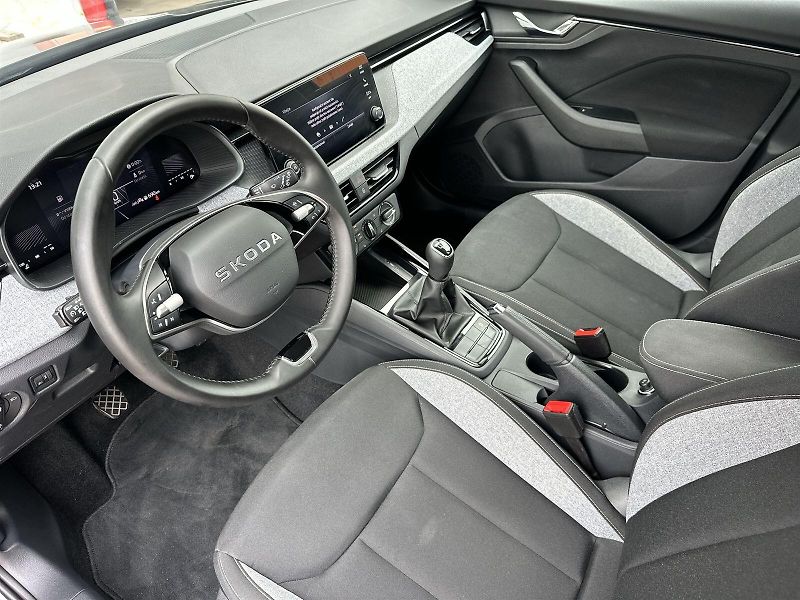 Škoda Kamiq (2025) 1.0 TSI Selection - fotka 6 z 31