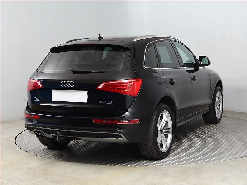 Audi Q5 (2008) 2.0 TDI, 4X4, Serv.kniha - fotka 5 z 17