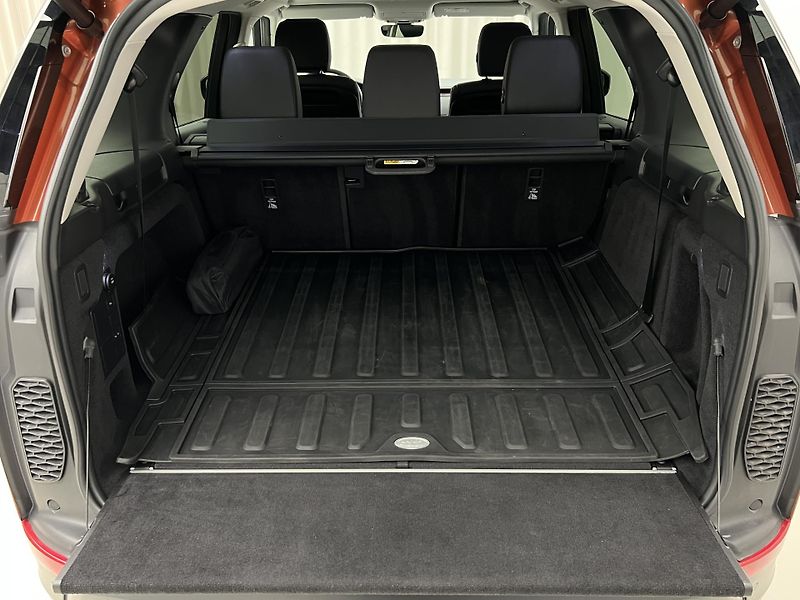 Land Rover Discovery 3.0 TDV6 HSE AWD AUT CZ - fotka 4 z 44