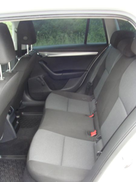 Škoda Octavia 1.6 TDi, 66 kW, klimatizace - fotka 10 z 24