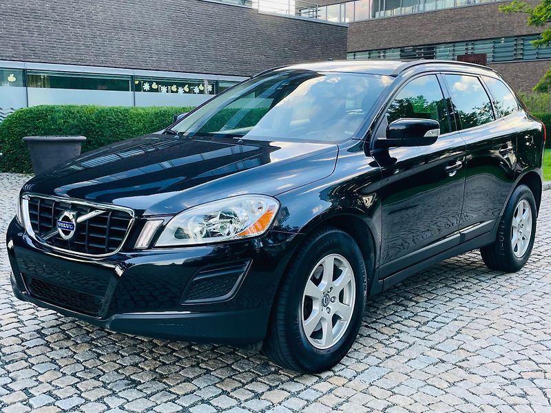 Volvo XC60 2.0D 5V MAN 1.MAJITEL SERVISKA - fotka 3 z 33