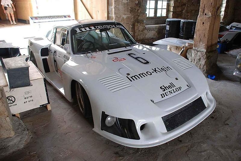 Speciálně postavené Porsche 935, zkonstruované hlavně pro vytrvalostní závod 24 hodin Le Mans v roce 1978, které dostalo přezdívku Moby Dick.