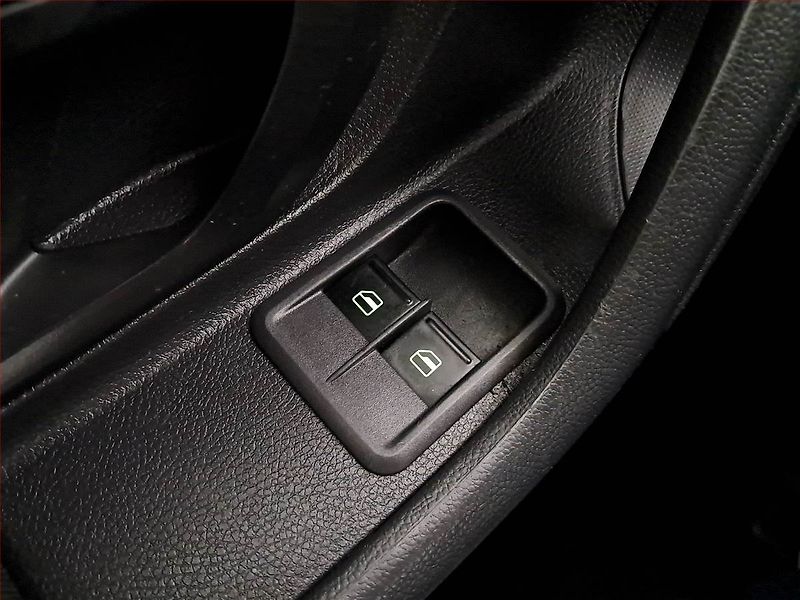 Škoda Fabia (2012) 1.2 TSI, po STK, zamluveno - fotka 15 z 16