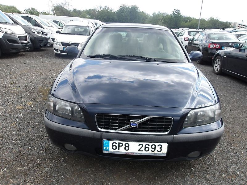 Volvo S60 2,4D JEZDÍ DOBŘE ! PĚKNÝ ! - fotka 4 z 31