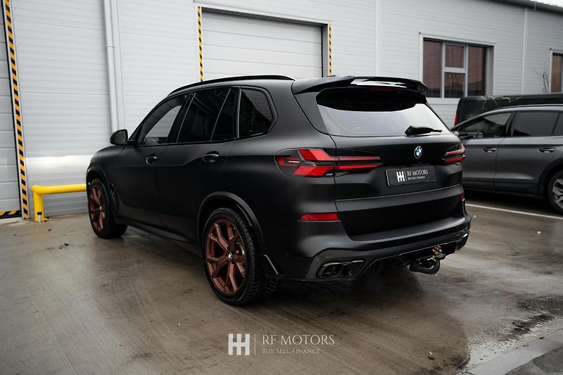 BMW X5 (2024) xDrive40i mHEV 280kW - fotka 11 z 55
