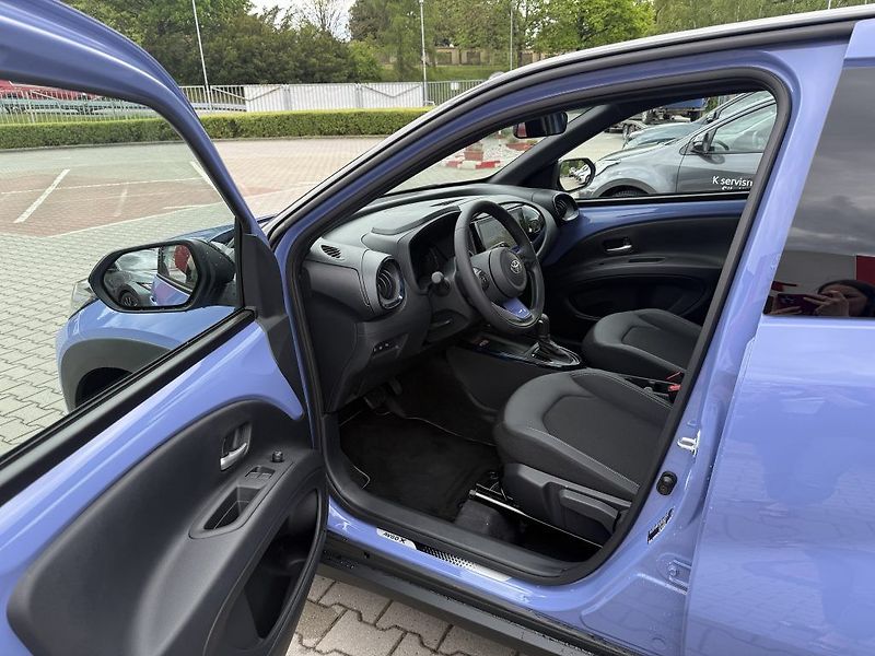Toyota Aygo 1.5 Hybrid Executive - fotka 12 z 24