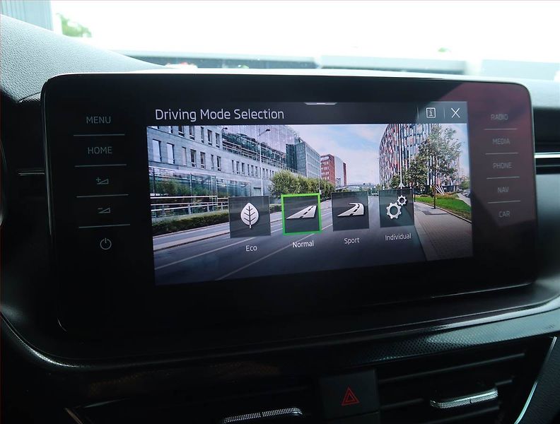 Škoda Scala (2021) Style Plus 1.5 TSI, Serv.kniha - fotka 21 z 22