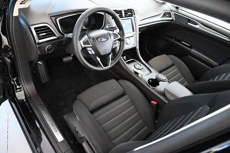 Ford Mondeo (2022) 2.0 LED SONY ACC Tažné Kamera - fotka 11 z 39