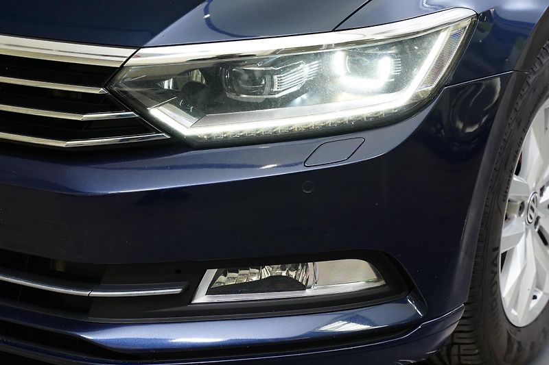 Volkswagen Passat - fotka 9 z 27