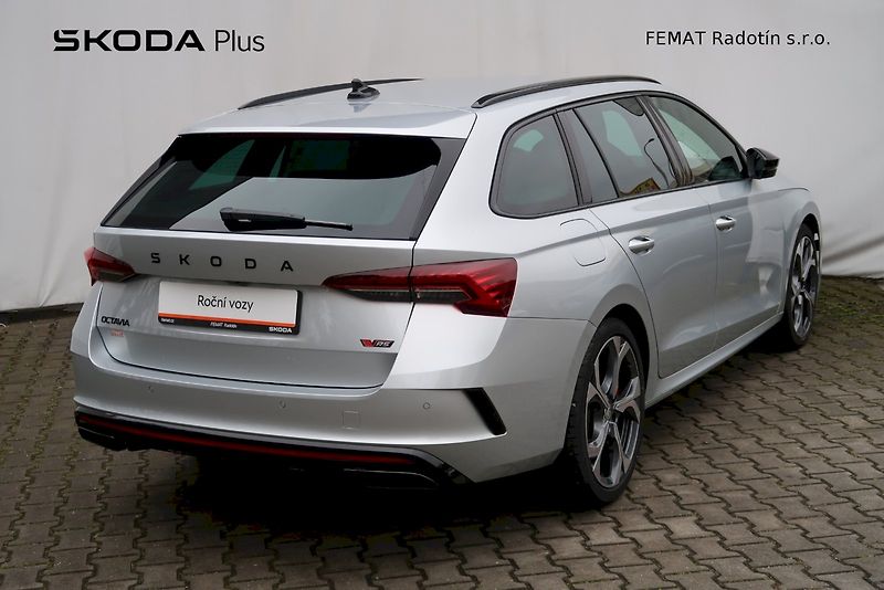 Škoda Octavia (2024) Combi 2,0 TSI / 195 kW DSG - fotka 2 z 31