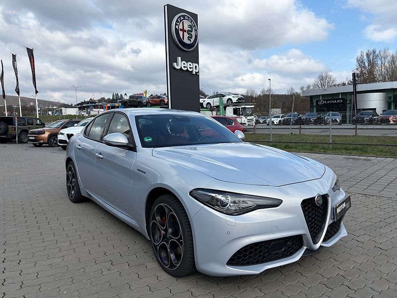 Alfa Romeo Giulia 2.0T 280k AWD Veloce AT8 - fotka 2 z 11
