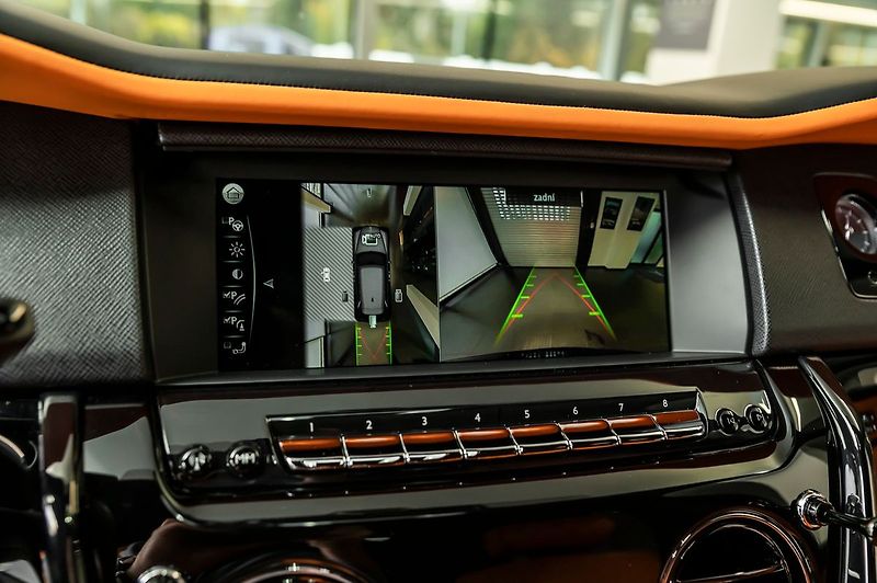 Rolls-Royce Cullinan Black Badge - fotka 21 z 25