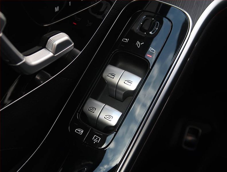 Mercedes-Benz Třídy S (2021) S 400 d 4MATIC - fotka 17 z 24