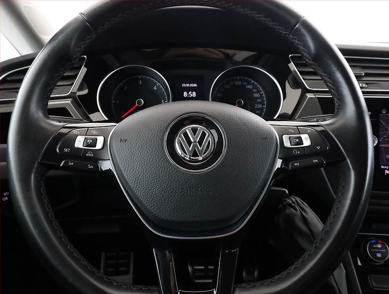 Volkswagen Touran (2018) 2.0 TDI, Automat, 7 míst - fotka 8 z 19