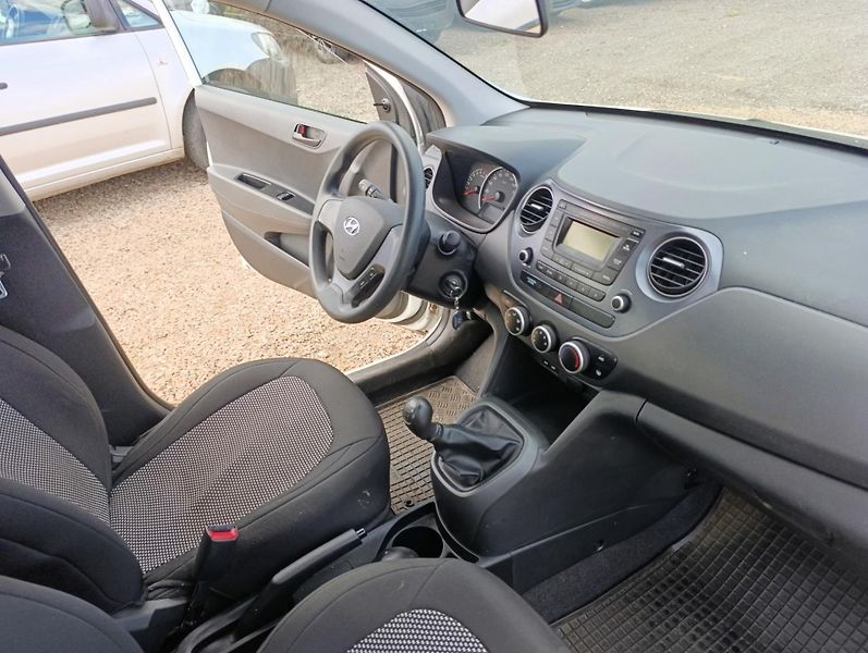 Hyundai i10 (2019) 1.0 Family club - fotka 14 z 23