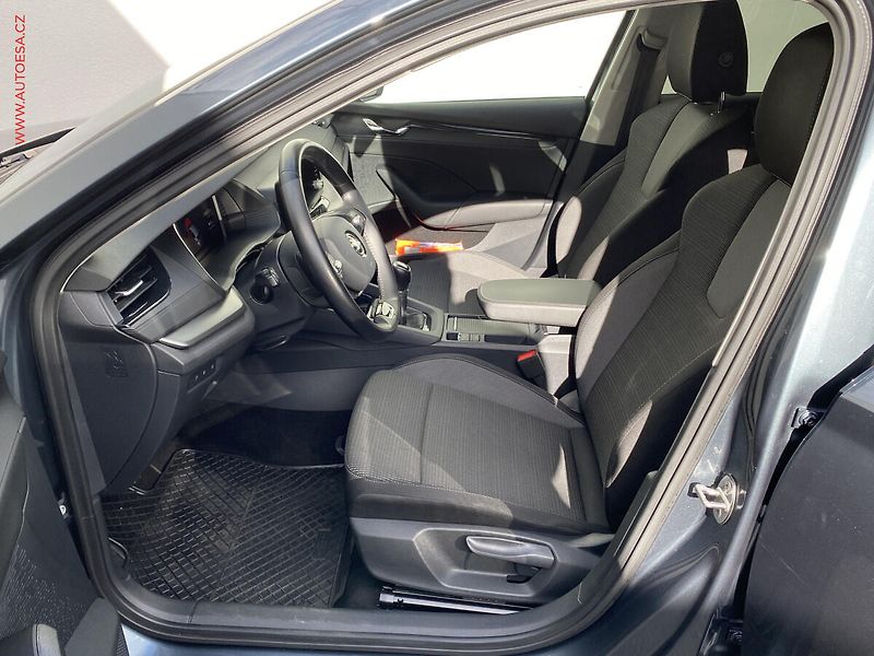 Škoda Octavia (2021) 2.0 TDi, 2.maj,ČR, Ambition - fotka 9 z 19