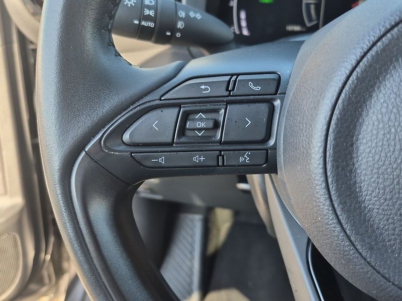 Toyota Yaris Cross 1,5 HEV FWD Style - fotka 14 z 25