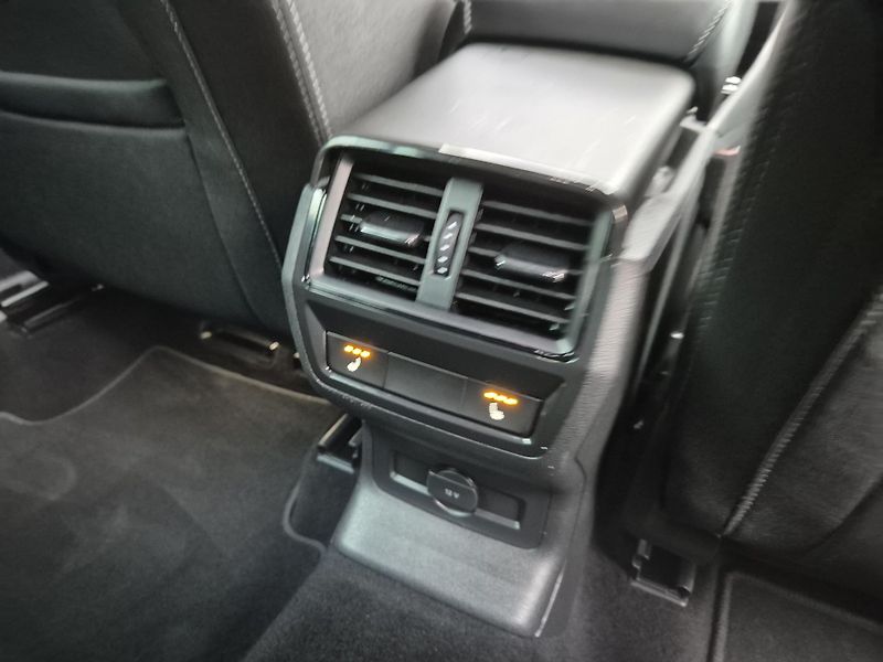 Škoda Karoq SPORTLINE 110kw 4x4 DSG   - fotka 43 z 47