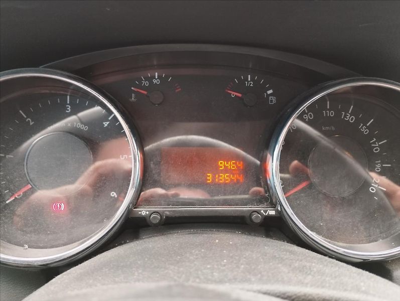Peugeot 5008 1,6 Hdi - fotka 11 z 13