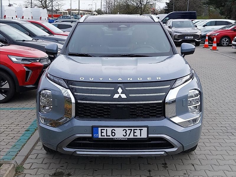 Mitsubishi Outlander (2026) 2.4 PHEV PAKET PREMIUM  INSTYL - fotka 3 z 9