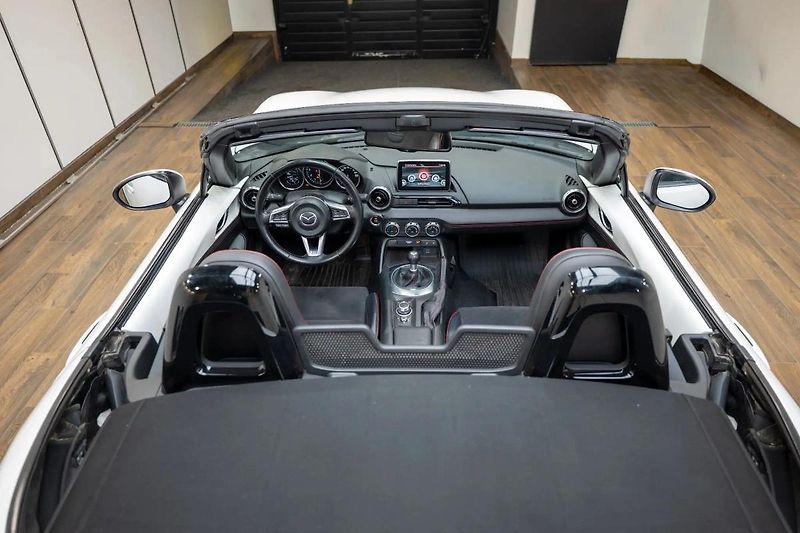 Mazda MX-5 2.0 118 kW RWD 6MT - fotka 8 z 29