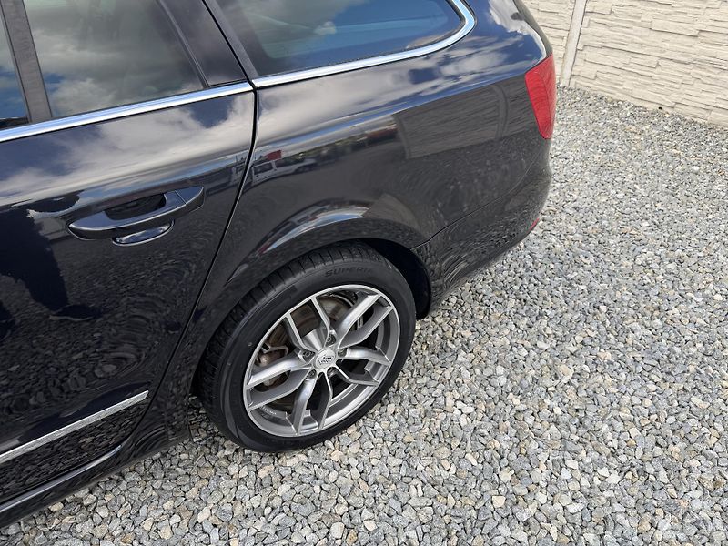Škoda Superb 2.0TDi 170PS 6R 4x4 0% KOROZE! - fotka 32 z 157