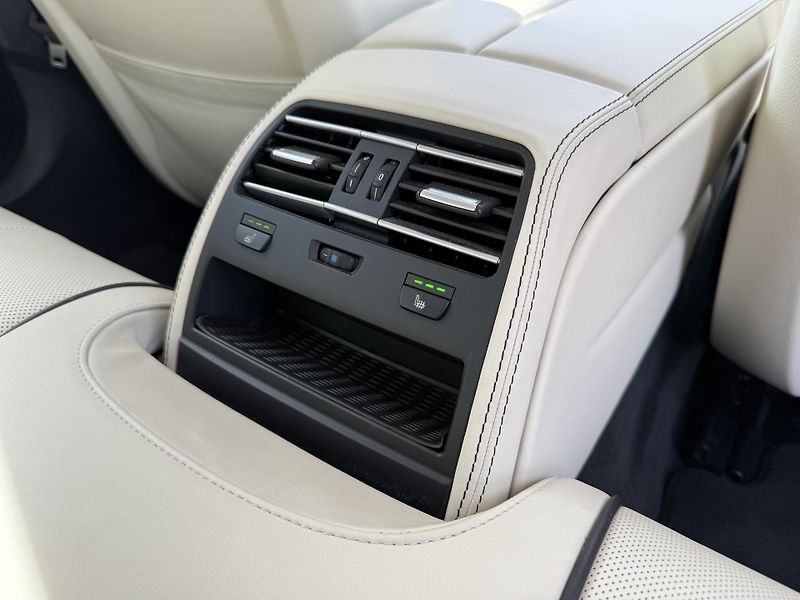 BMW Řada 6 650i xDRIVE M-PAKET LED NAVI - fotka 35 z 40