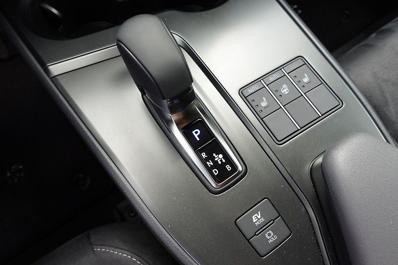 Lexus UX 300h UX300h 2,0 HEV Business Tech - fotka 20 z 34