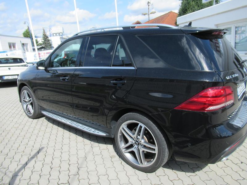 Mercedes-Benz GLE (2015) 350Cdi AMG paket - fotka 7 z 16