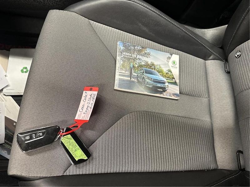 Škoda Enyaq 150kw, iV80 19ALU TZ SOH 96% - fotka 12 z 12
