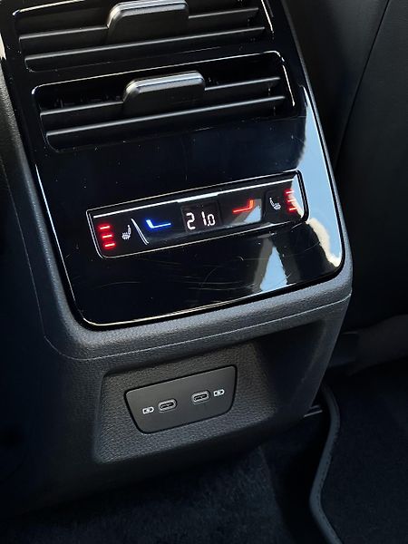 Volkswagen ID.7 Tourer 210kW 82kWh Pro 1.Maj DPH - fotka 26 z 28