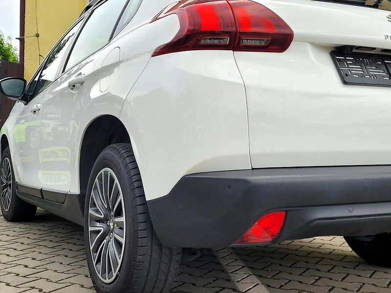 Peugeot 2008 1,2 MÁLO NAJETO*CZ,SERVIS - fotka 37 z 39