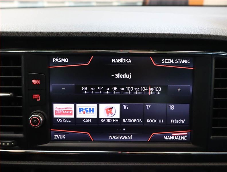 Seat Leon (2018) Sport 1.8 TSI, Kůže, Navi - fotka 17 z 24