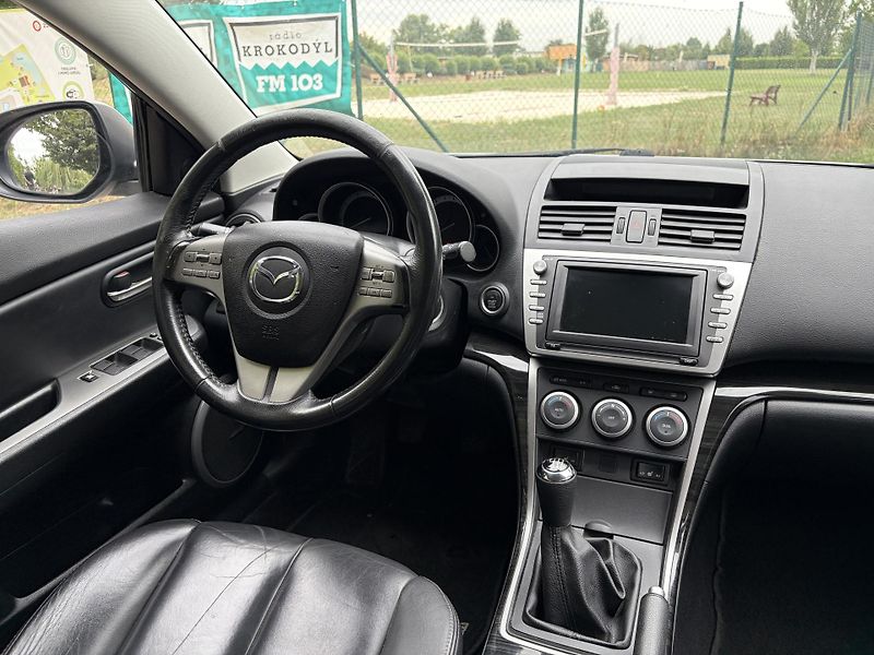 Mazda 6 2.5 Top Bose - fotka 24 z 32