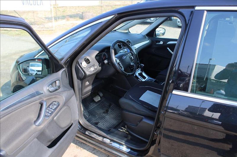 Ford S-MAX 2,0 TDCi  SERVISKA, AUTOMAT - fotka 9 z 31