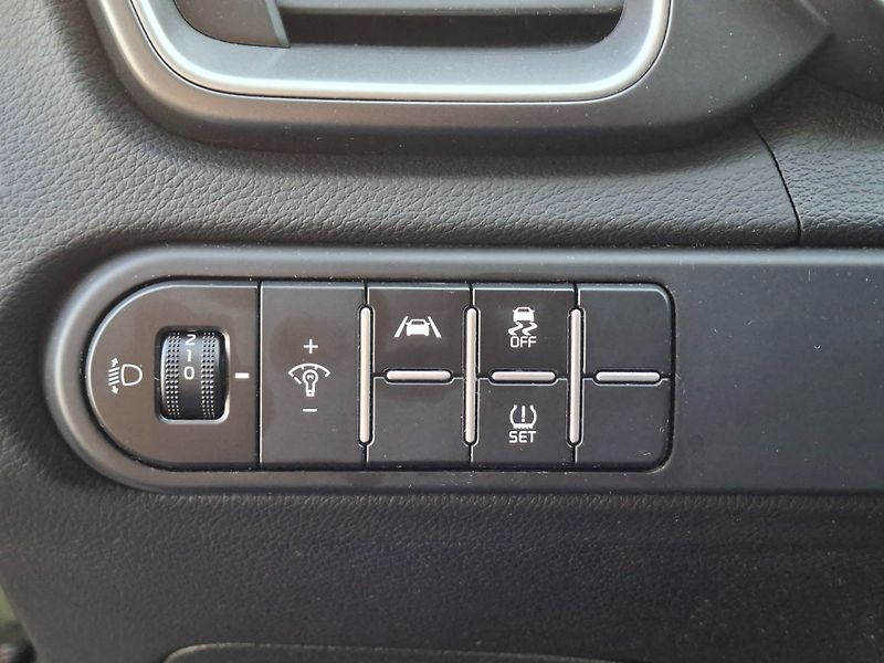 Kia Ceed (2023) SW 1.5T-GDI 118kW -1.MAJITEL - fotka 17 z 39