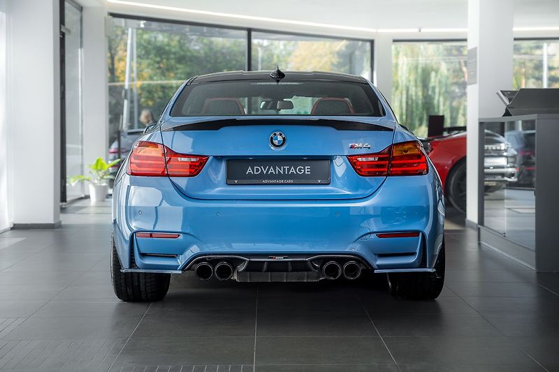 BMW M4 Coupe/Merino/Ceramic/Carbon - fotka 3 z 20