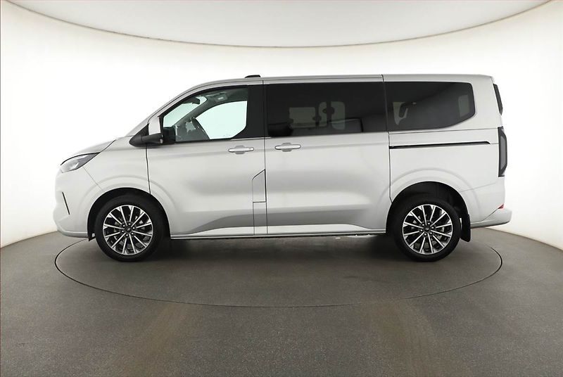 Ford Tourneo Custom (2025) 2.0 EcoBlue AWD - fotka 3 z 19