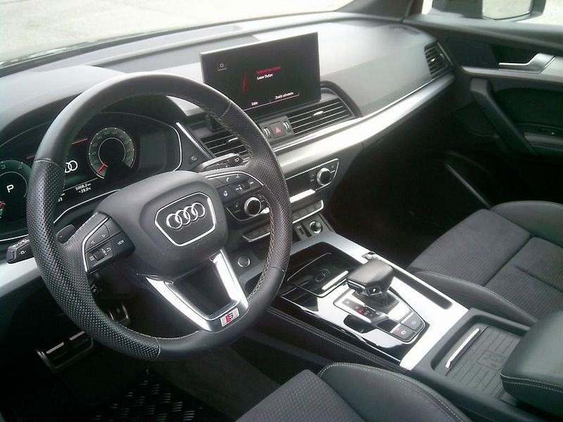 Audi Q5 (2023) 2.0 TDi  S LINE 40  150kW - fotka 10 z 16