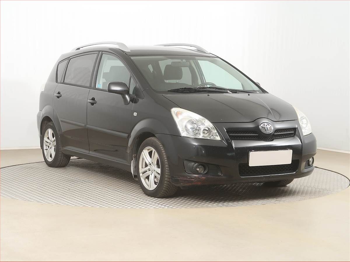 Toyota Corolla Verso 2.2 D-4D, po STK, oblíbený vůz