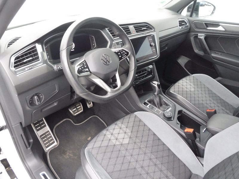 Volkswagen Tiguan Allspace (2022) R-Line 2,0 TSI 140kW DSG 4MOTI - fotka 6 z 27