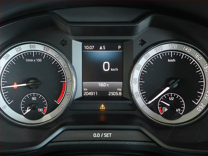 Škoda Octavia (2018) 1.6 TDI, Automat, Kůže, Navi - fotka 11 z 23