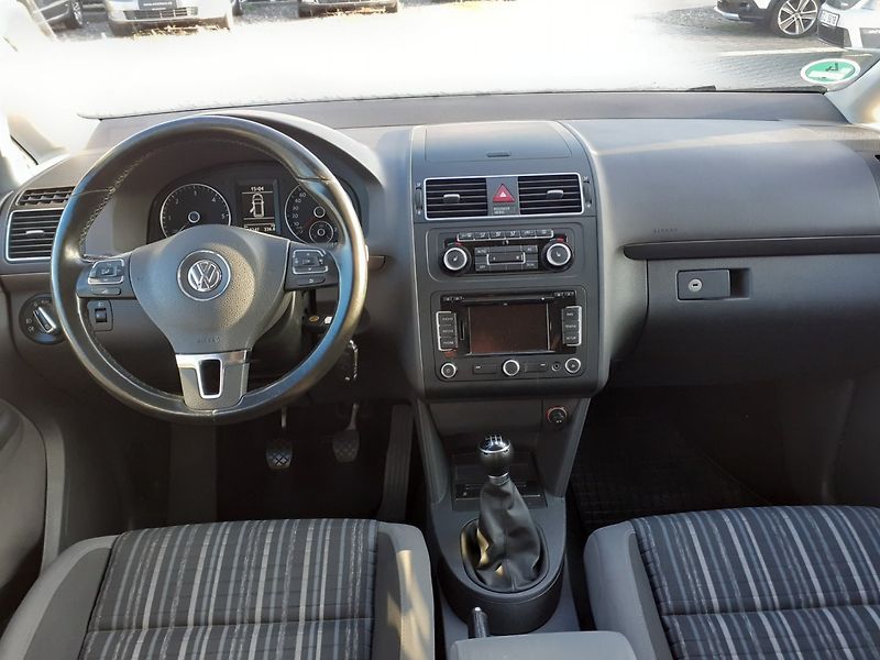 Volkswagen Touran (2011) 2.0 TDi CROSS - fotka 8 z 34