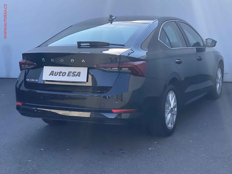 Škoda Octavia (2022) 2.0 TDi, 2.maj,ČR, Style - fotka 4 z 20