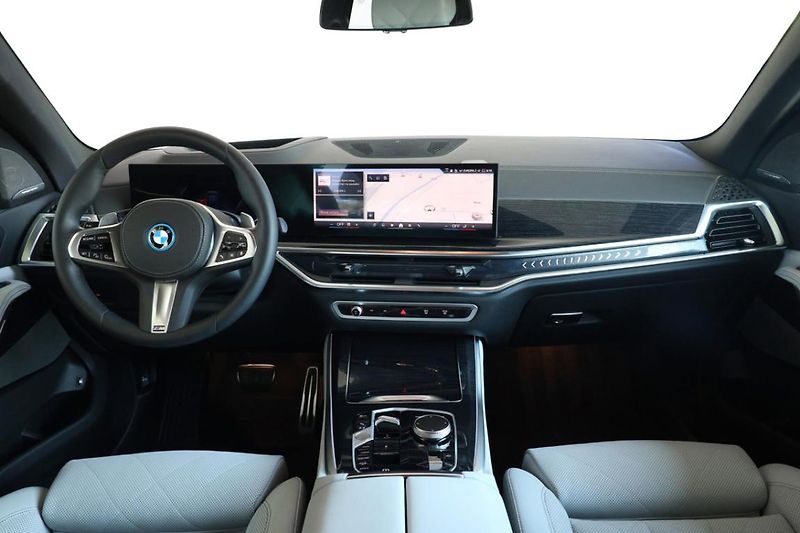 BMW X5 xDrive50e - fotka 8 z 35