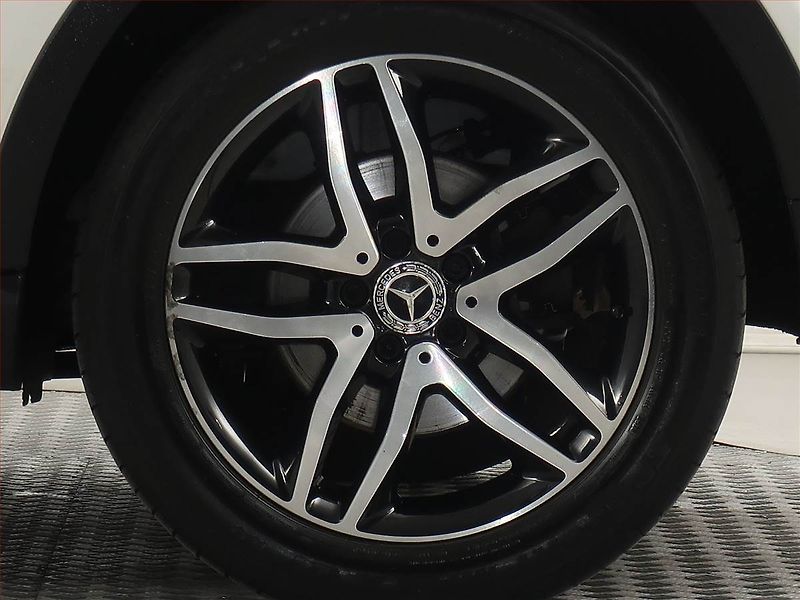 Mercedes-Benz GLA (2018) Urban 220 4MATIC - fotka 15 z 19