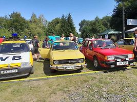 Na trasu třetího ročníku Bílichovské bludičky v sobotu 24. srpna vyrazilo 83 vozidel a strojů.