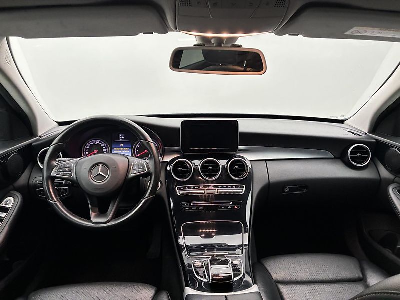 Mercedes-Benz Třídy C 2,0 200 135kW Aut. Kůže DPH - fotka 20 z 27