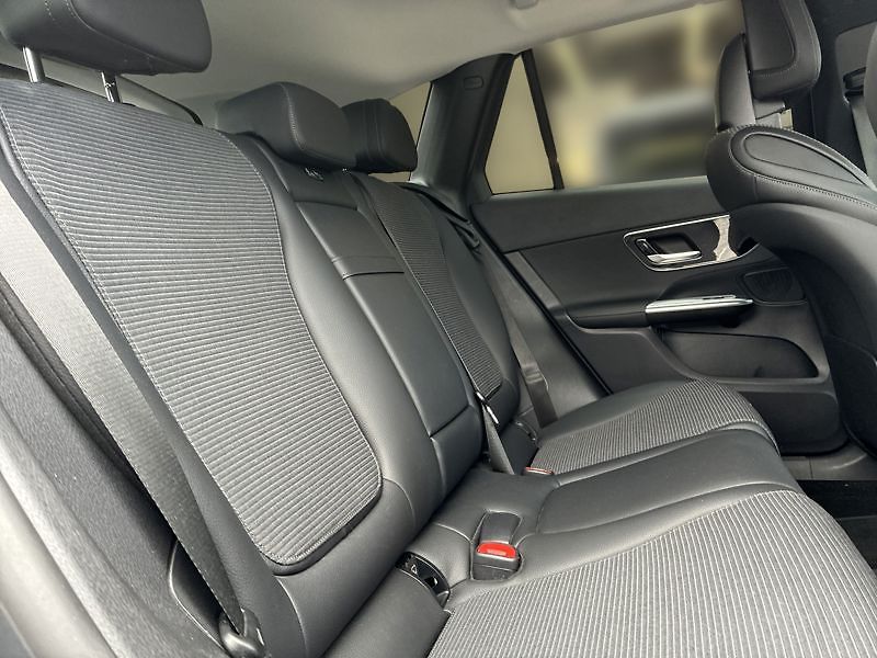 Mercedes-Benz GLC SUV 200 4MATIC - fotka 18 z 18